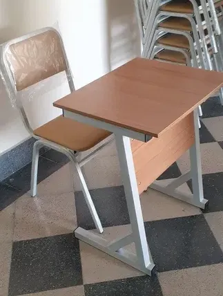 Школьная парта