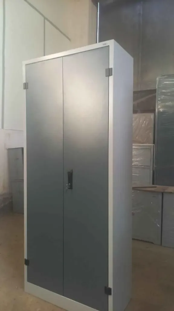 Металлический архивный шкаф