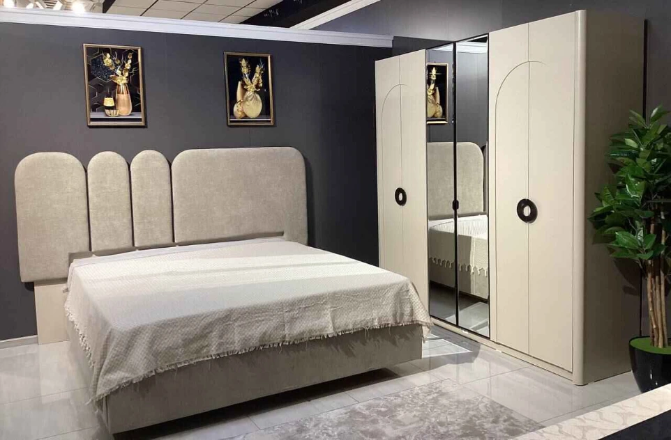 Bedroom Furniture Set