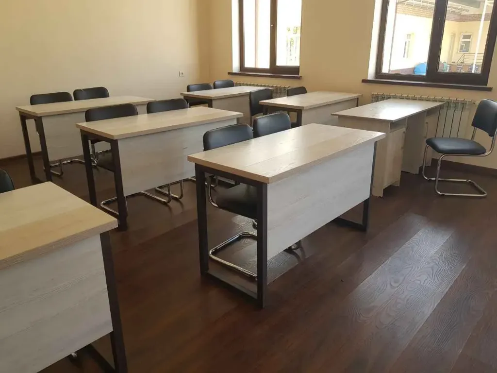 Школьная парта