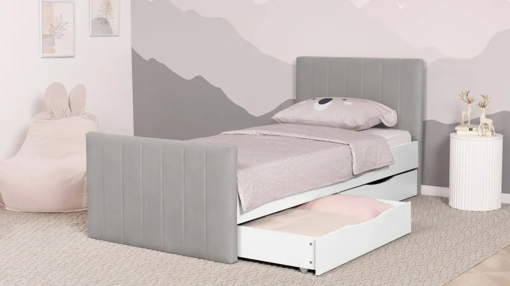 Bedroom Furniture Set